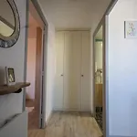 La De Jade Daire