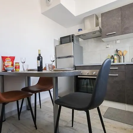 アパート La De Jade サン・ヴルバ